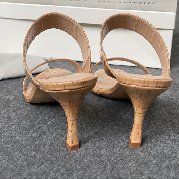Manolo Blahnik Natural Cork Sandal - Picture 4 of 8